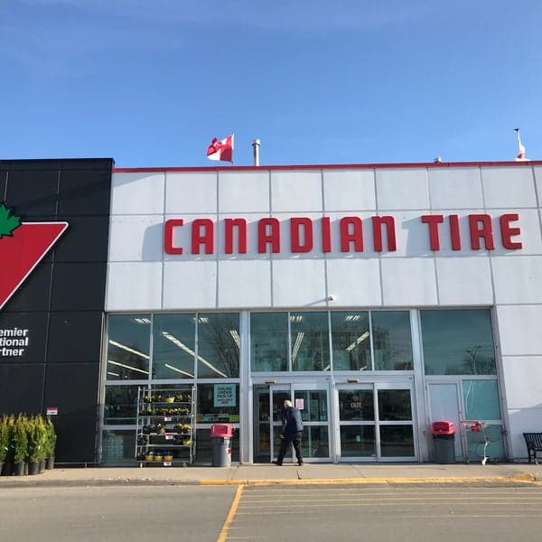 Canadian Tire - Niagra Falls